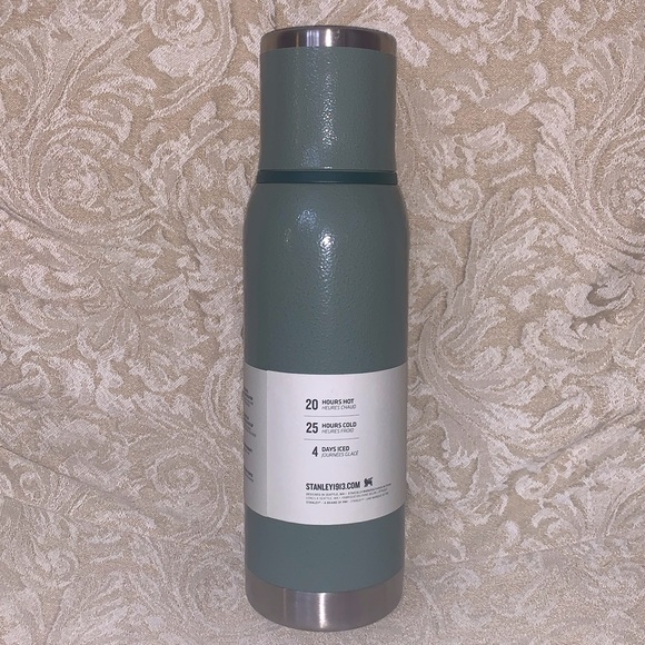 Stanley NEW The Adventure To-Go Bottle - Versatile Thermal Essentials - 25 oz - Picture 2 of 7